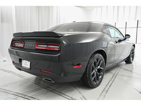 Used 2019 Dodge Challenger SXT w/ Blacktop Package image 7