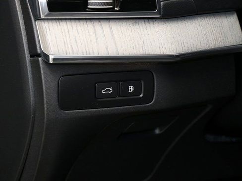 Used 2024 Volvo XC90 T8 Ultimate w/ Protection Package Premier image 28