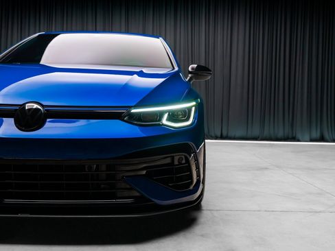 Used 2023 Volkswagen Golf 20th Anniversary Edition image 28