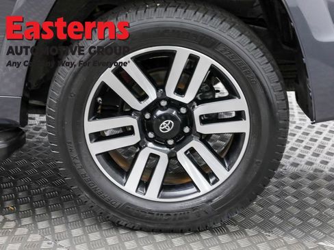 Used 2015 Toyota 4Runner Limited image 33