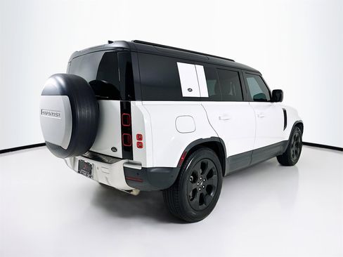 Used 2021 Land Rover Defender 110 S image 8