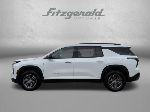 Used 2026 Chevrolet Traverse LT AWD/4WD image 9