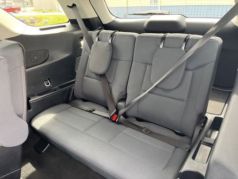 Used 2025 Ford Explorer Active AWD/4WD image 14