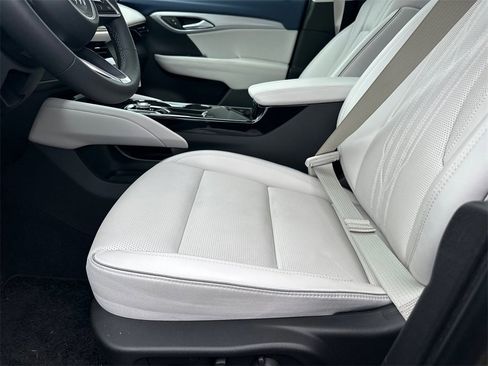 New 2025 Buick Envision Avenir image 10