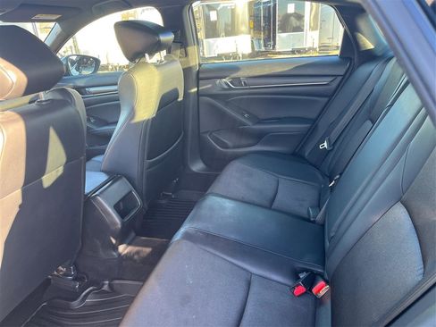 Used 2018 Honda Accord Sport image 10