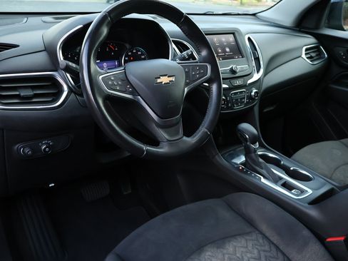 Used 2022 Chevrolet Equinox LT FWD image 3