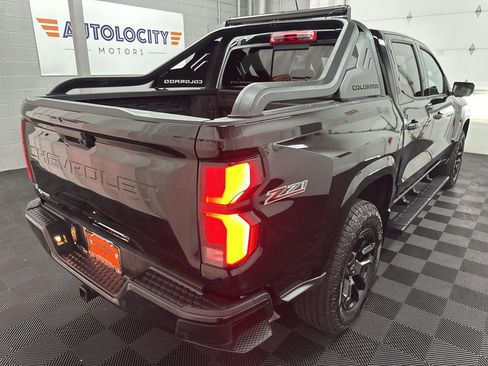 Used 2025 Chevrolet Colorado Z71 w/ Midnight Edition AWD/4WD image 9