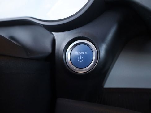 Used 2024 Toyota Sienna XLE image 32