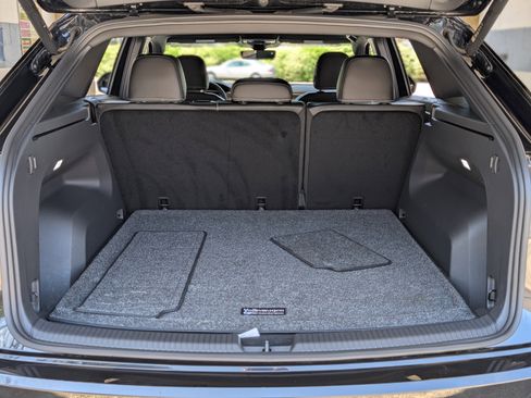 Used 2024 Volkswagen Atlas Cross Sport SE image 18