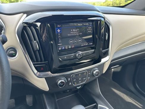 Used 2023 Chevrolet Traverse LS FWD image 30