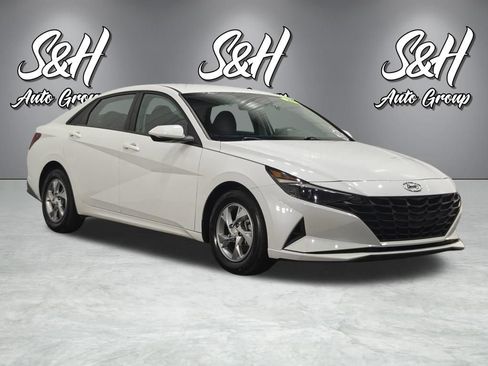 Used 2021 Hyundai Elantra SE FWD image 2