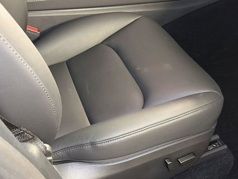 Used 2025 Tesla Model Y Long Range image 11