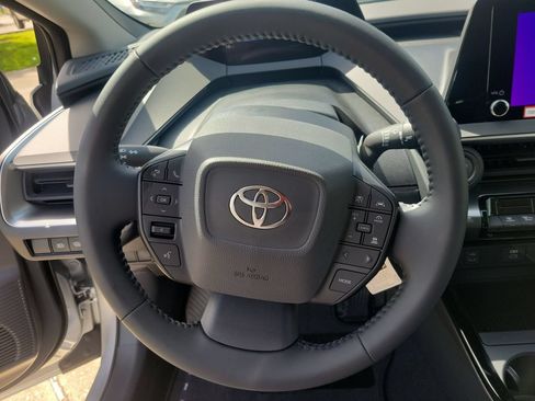 Used 2026 Toyota Prius LE FWD image 16