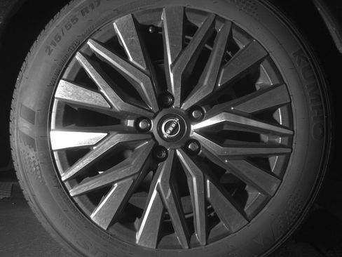 Used 2025 Nissan Altima 2.5 SV image 15