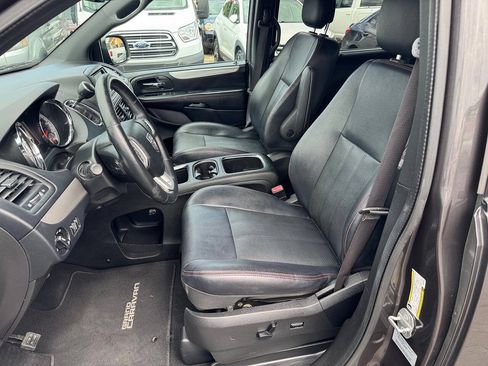 Used 2017 Dodge Grand Caravan GT FWD image 13