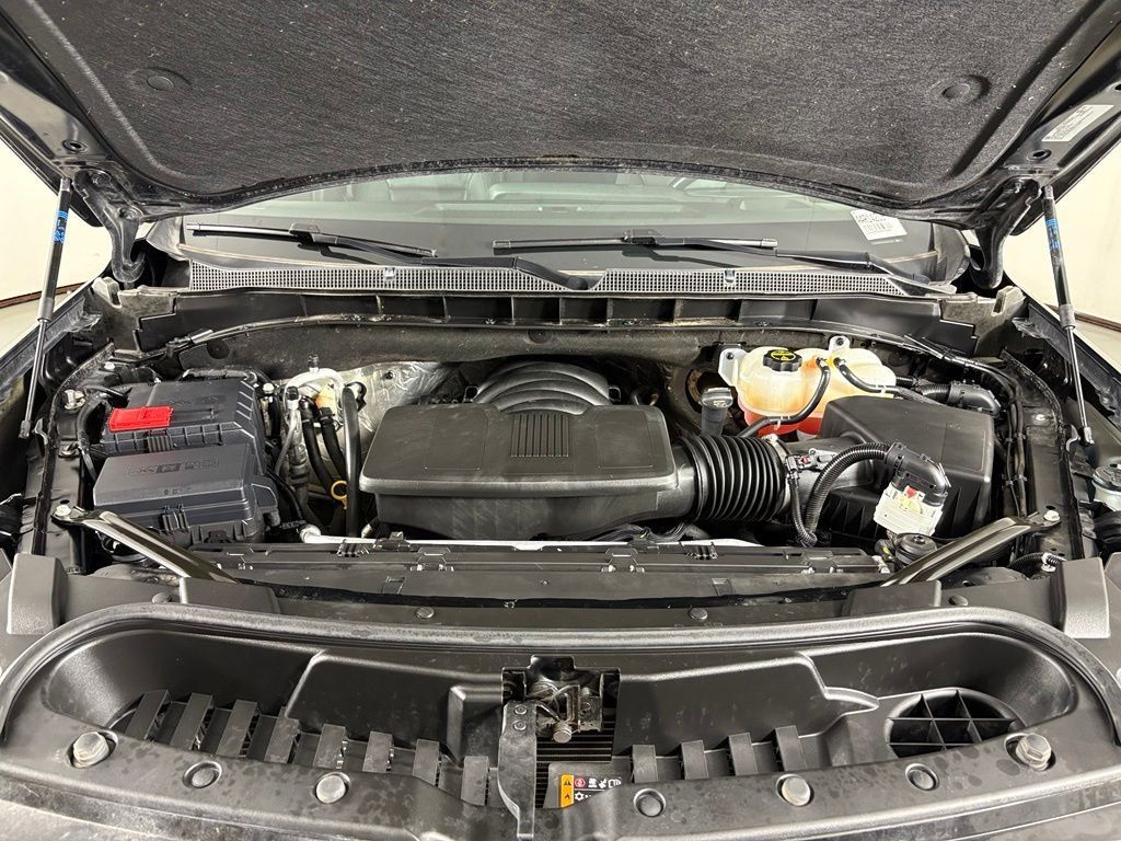 Used 2025 Chevrolet Suburban Z71 AWD/4WD image 45