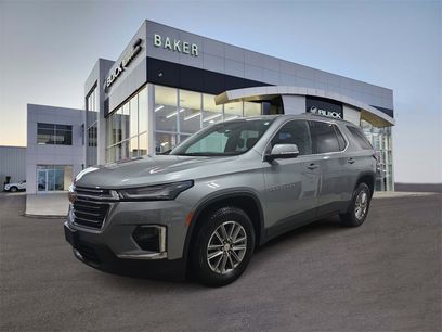 Used 2023 Chevrolet Traverse LT w/ Rear Camera Mirror Package