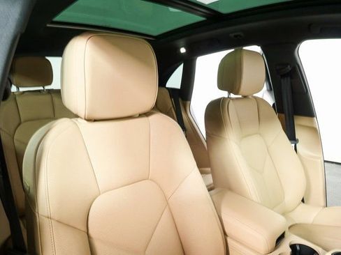 New 2026 Porsche Macan image 25