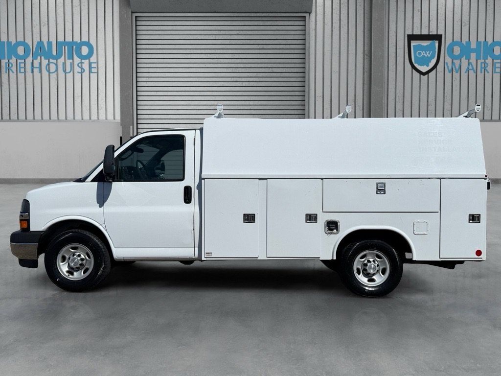 Used 2017 Chevrolet Express 3500 RWD image 1