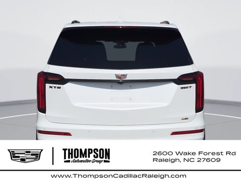 New 2025 Cadillac XT6 Luxury FWD image 4