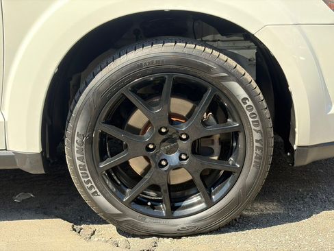 Used 2017 Dodge Journey GT image 36