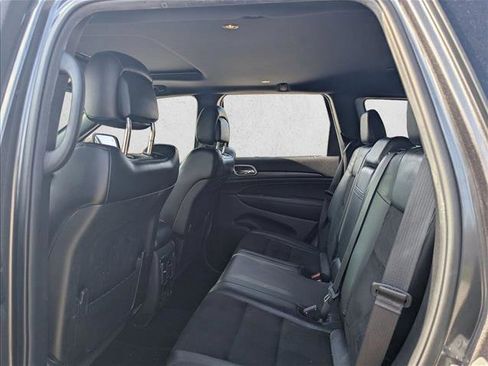 Used 2019 Jeep Grand Cherokee Altitude image 14
