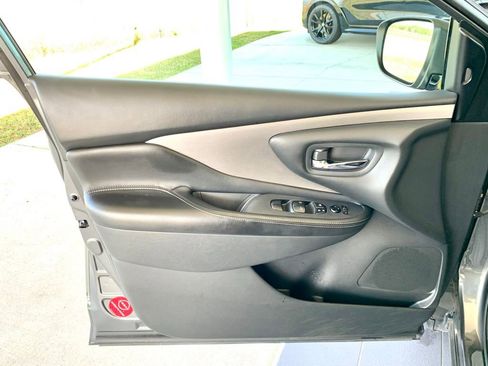 Used 2020 Nissan Murano SV FWD image 11