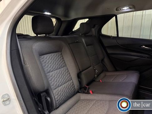 Used 2018 Chevrolet Equinox LT image 16