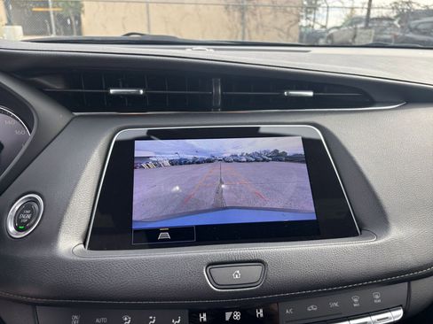 Used 2023 Cadillac XT4 Premium Luxury image 17