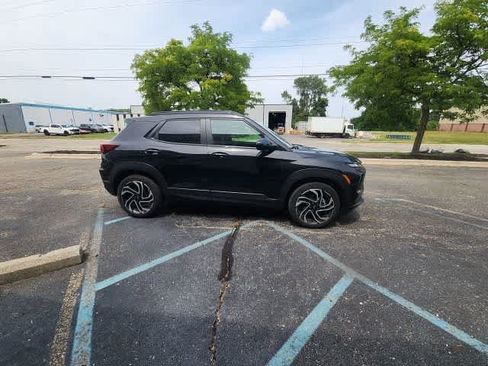 Used 2024 Chevrolet TrailBlazer RS w/ Convenience Package AWD/4WD image 12