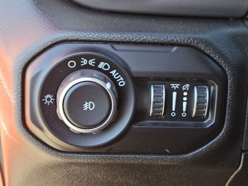 Used 2018 Jeep Wrangler Unlimited Rubicon image 22