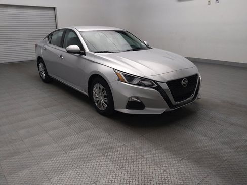 Used 2019 Nissan Altima 2.5 S FWD image 13