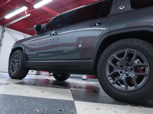 Used 2024 Rivian R1S Adventure Dual AWD/4WD image 38