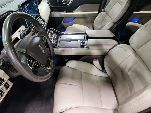 Used 2024 Lincoln Navigator Premiere AWD/4WD image 28