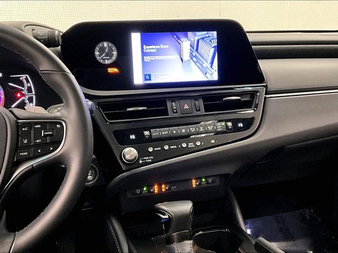 Used 2024 Lexus ES 350 w/ Premium Package FWD image 7