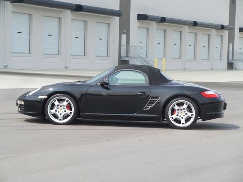 Used 2005 Porsche Boxster S image 16