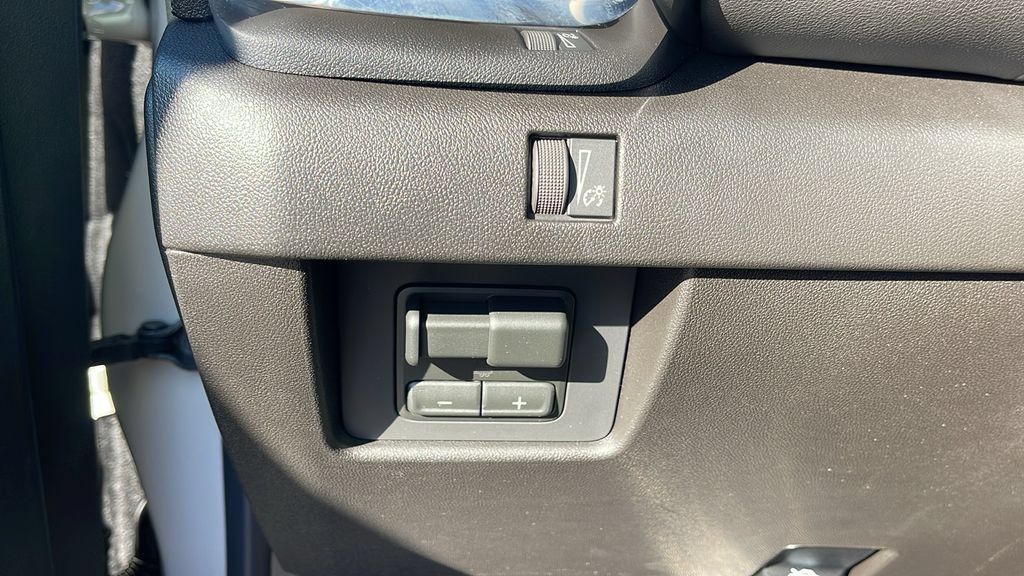 New 2026 GMC Canyon Elevation w/ Convenience Package RWD image 27