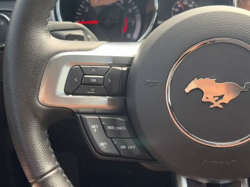 Used 2016 Ford Mustang Coupe RWD image 12
