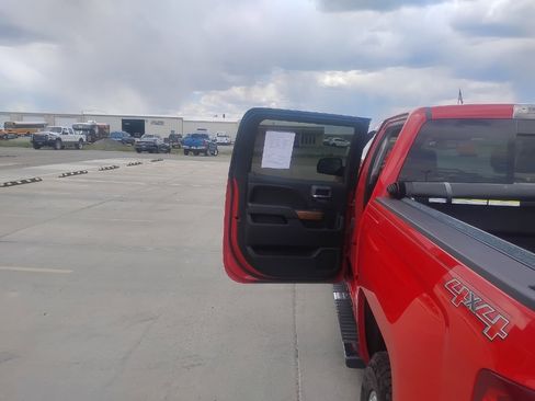 Used 2016 Chevrolet Silverado 1500 LTZ w/ LTZ Plus Package AWD/4WD image 13
