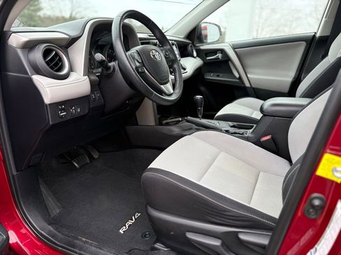 Used 2018 Toyota RAV4 XLE image 13