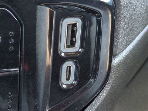 Used 2024 GMC Sierra 1500 Elevation w/ Preferred Package image 22