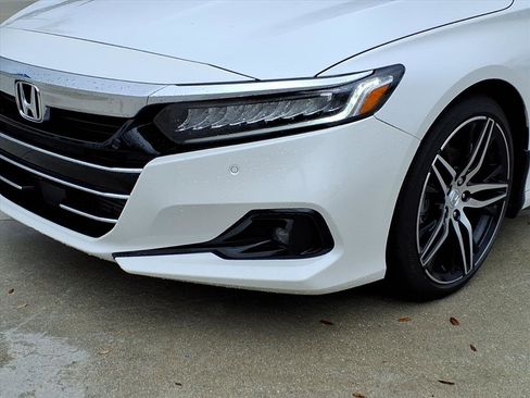 Used 2021 Honda Accord Touring image 15