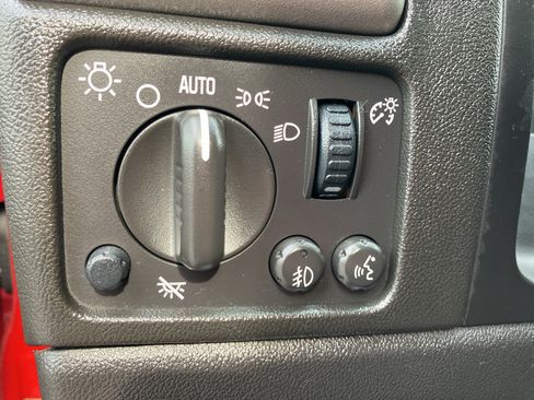 Used 2012 Chevrolet Colorado LT RWD image 16