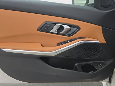 Used 2025 BMW 330i Sedan w/ Convenience Package image 27