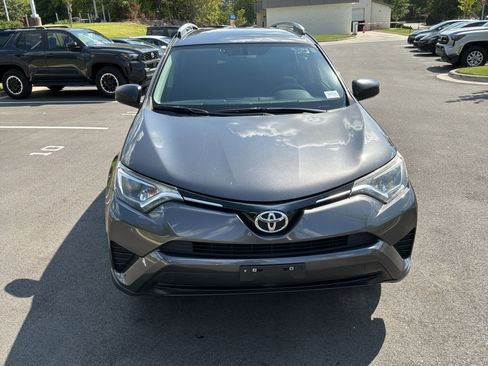 Used 2016 Toyota RAV4 LE AWD/4WD image 3