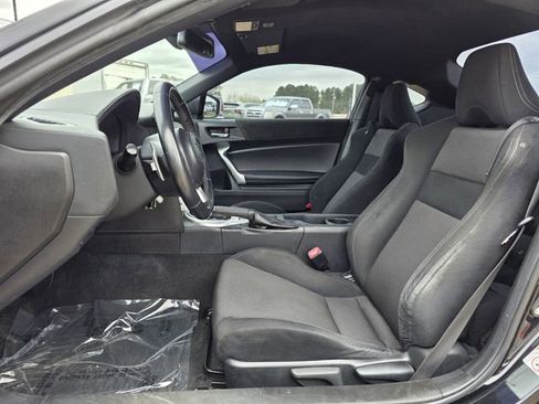 Used 2018 Toyota 86 image 12