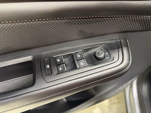 Used 2024 Volkswagen Atlas SE AWD/4WD image 29