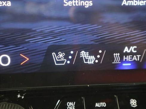 New 2025 Chevrolet Blazer EV RS image 7