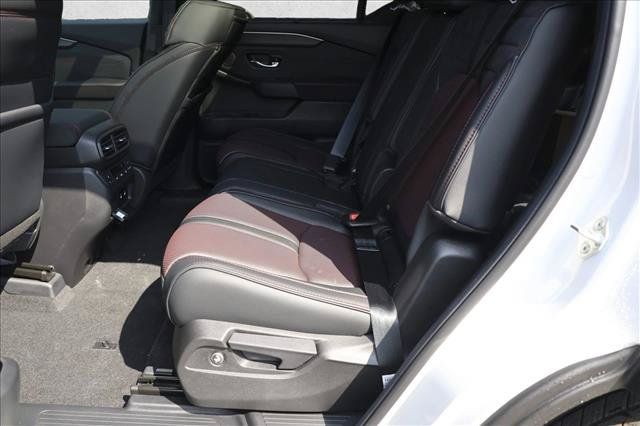 New 2026 Honda Pilot Black Edition image 24
