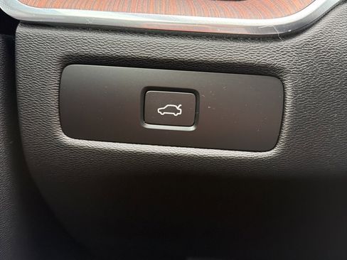 Used 2023 Volvo XC60 B5 Ultimate image 44